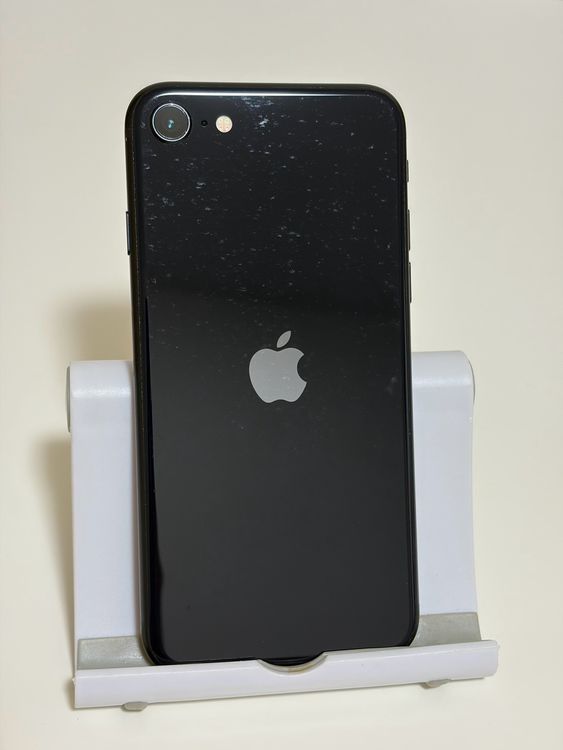 ���Хåƥ꡼84% SIM�ե꡼ iPhoneSE ��3���� 128GB �ߥåɥʥ���
