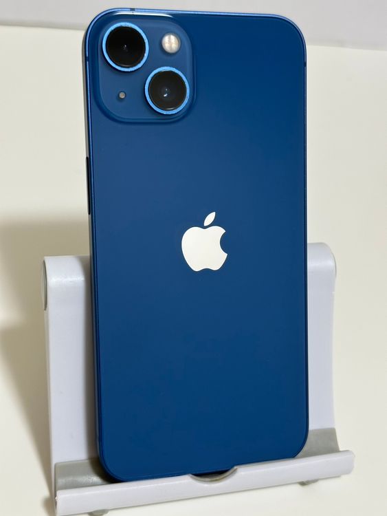 ���Хåƥ꡼81% SIM�ե꡼ iPhone13 128GB �֥롼