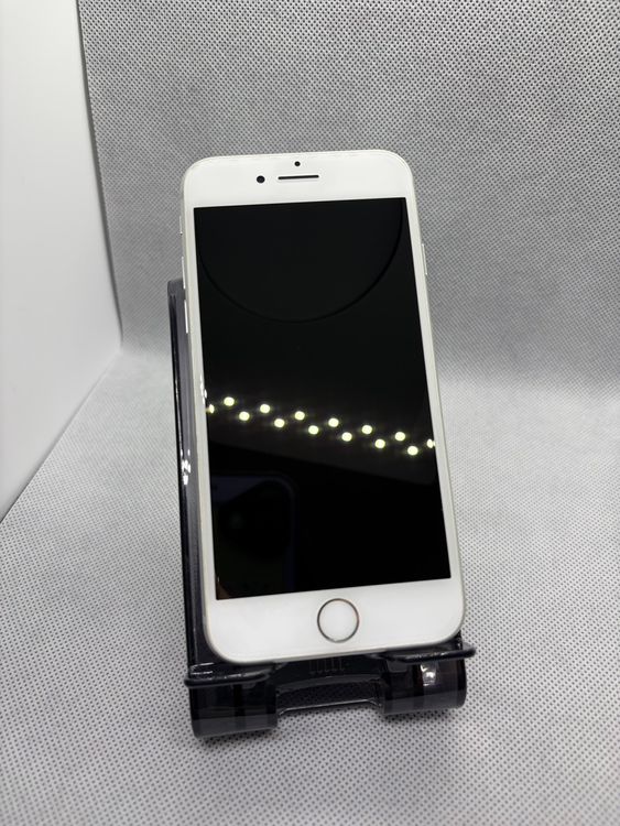 ���ϥԥͥ��ͥå� SIM�ե꡼ iPhone8 64GB ����С� �Хåƥ꡼85%