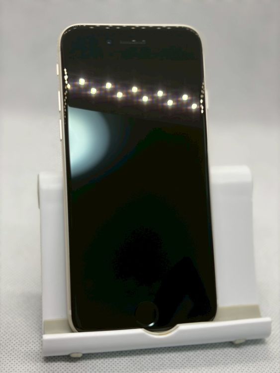������ SIM�ե꡼ iPhoneSE ��3���� 64GB �������饤�� �Хåƥ꡼81%