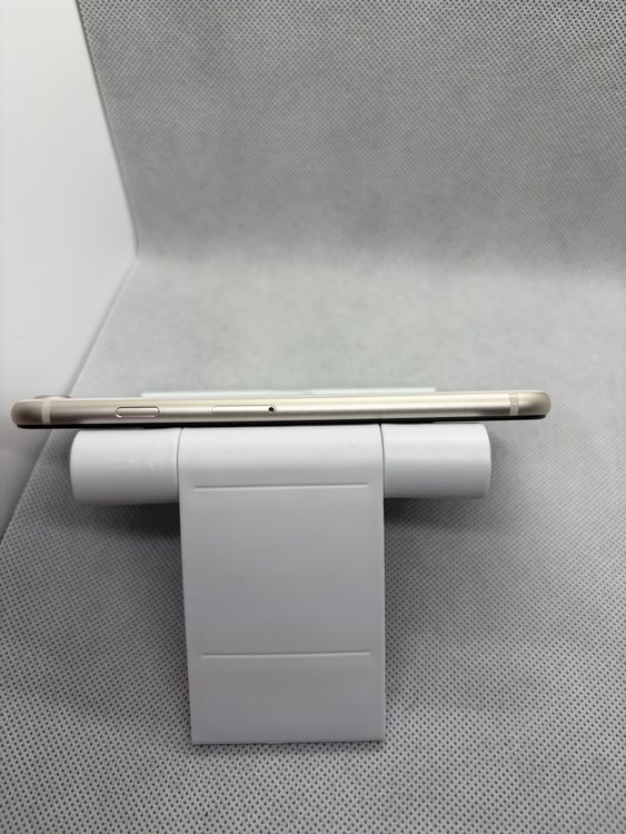 ���ϥԥͥ��ͥå� SIM�ե꡼ iPhoneSE ��3���� 64GB �������饤�� �Хåƥ꡼95%
