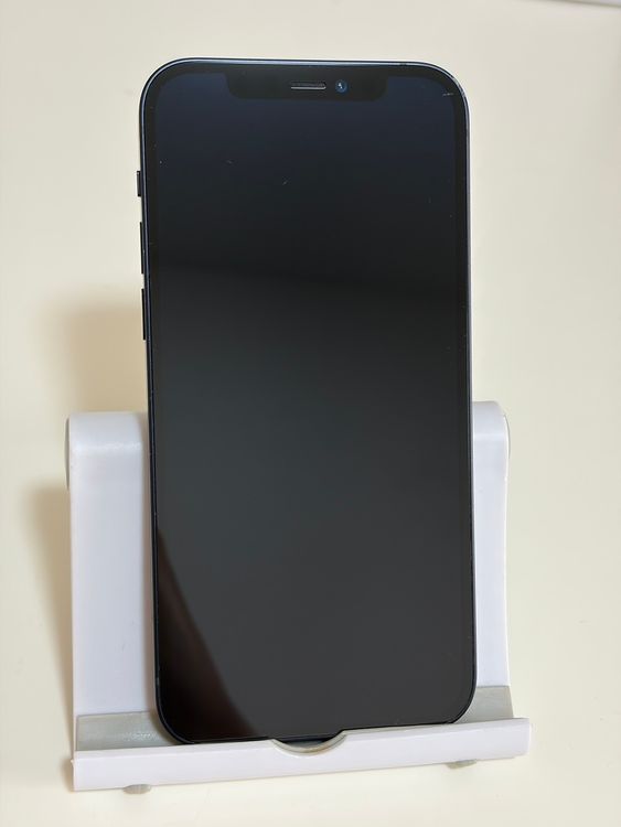 ���Хåƥ꡼84% SIM�ե꡼ iPhone12 128GB �֥�å�