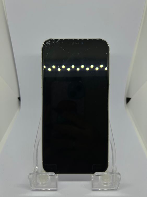��SIM�ե꡼ iPhone11  128GB �ۥ磻�� �Хåƥ꡼83%
