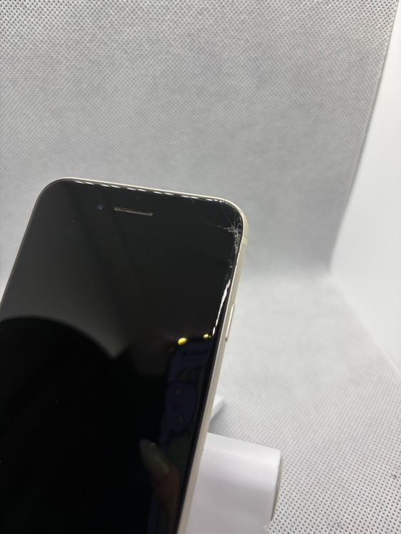 ���ϥԥͥ� SIM�ե꡼ iPhoneSE ��3���� 128GB �������饤�� �Хåƥ꡼83%