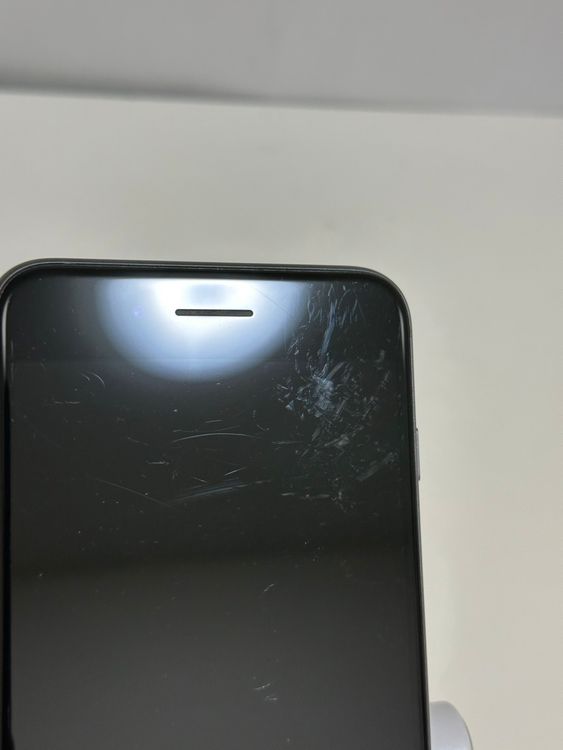 ���Хåƥ꡼84% SIM�ե꡼ iPhone8Plus 256GB ���ڡ������쥤