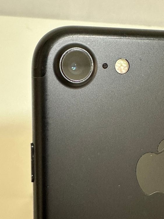 ��iPhone7 128GB �֥�å� docomo