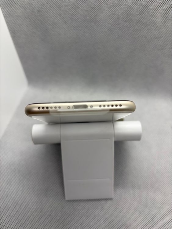 ������̤���� SIM�ե꡼ iPhoneSE ��3���� 64GB �������饤��