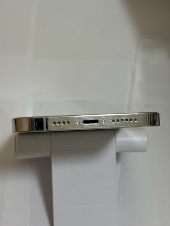 ���Хåƥ꡼82% SIM�ե꡼ iPhone12ProMax 128GB ����С�