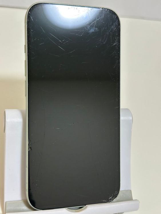 ���Хåƥ꡼83% SIM�ե꡼ iPhone15 128GB ���꡼��