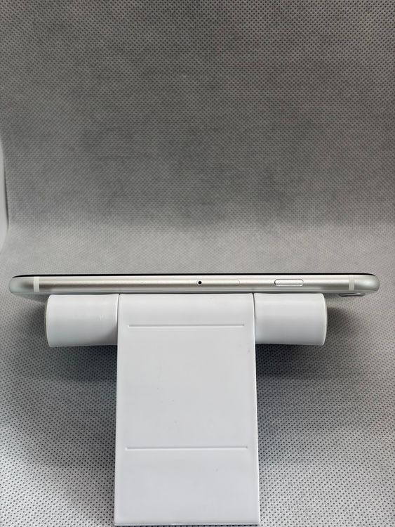 ���Хåƥ꡼82% SIM�ե꡼ iPhoneSE ��2���� 64GB �ۥ磻��