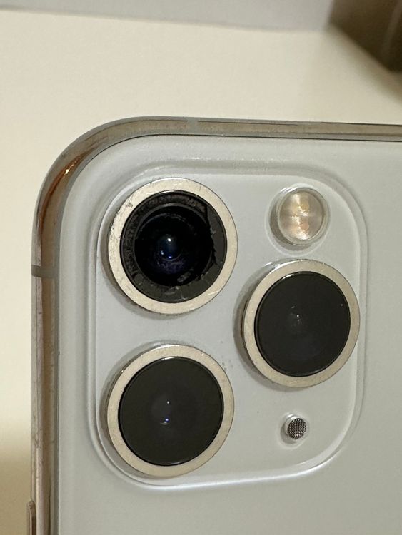 ������� �Хåƥ꡼77% docomo iPhone11ProMax 64GB ����С�