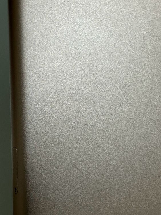 ���Хåƥ꡼82% SIM�ե꡼ iPad ��6���� 32GB �������