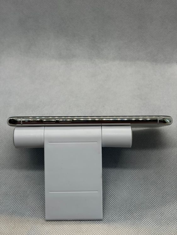 ���Хåƥ꡼86% SIM�ե꡼ iPhone11Pro 256GB ����С�