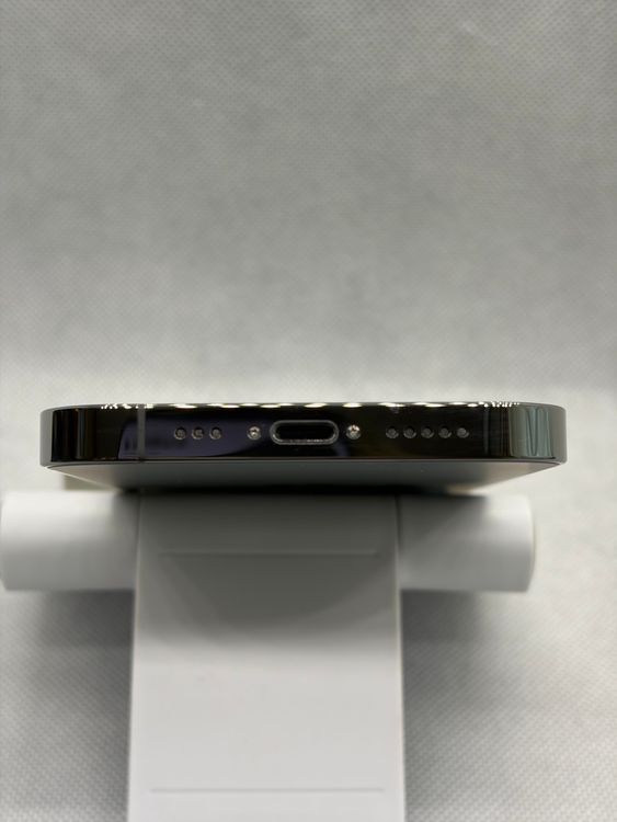 ���Хåƥ꡼84% Ķ���� SIM�ե꡼ iPhone13Pro 256GB ����ե�����