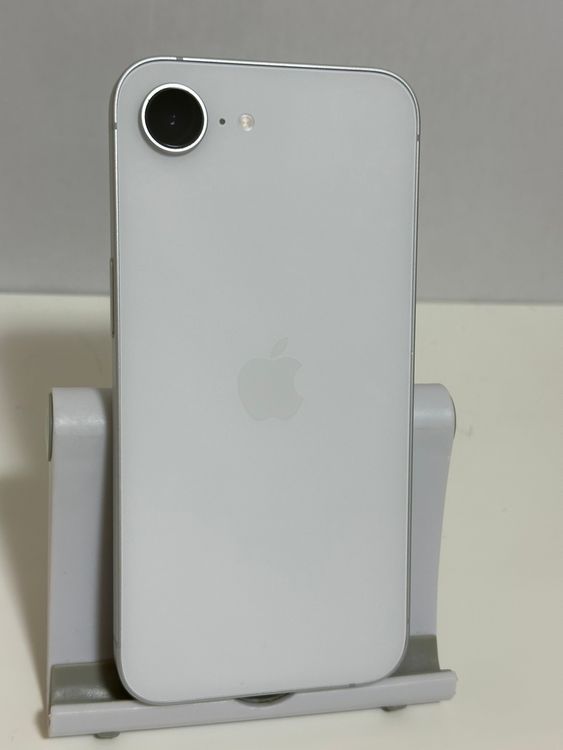 ������Ʊ�� �Хåƥ꡼95% SIM�ե꡼ iPhone16e 128GB ����С�