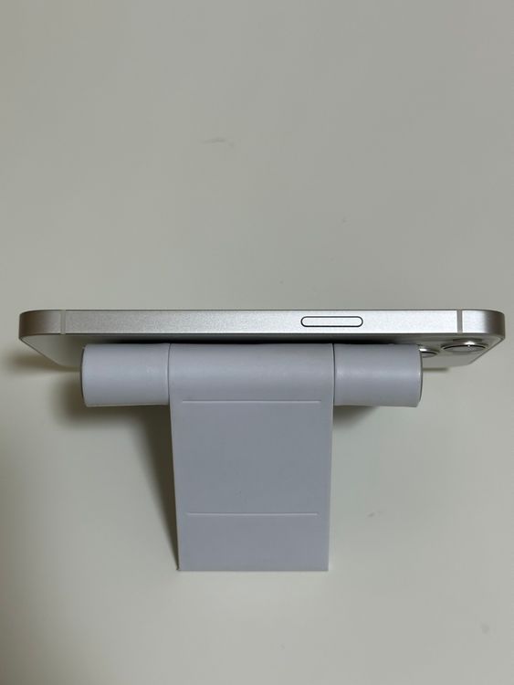 ���Хåƥ꡼81% SIM�ե꡼ iPhone13 128GB �������饤��