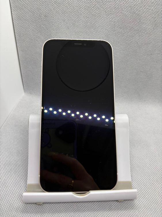 ���Хåƥ꡼85% SIM�ե꡼ iPhone12 128GB �ۥ磻��