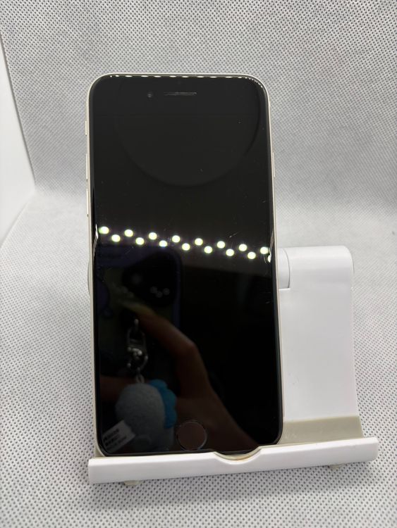 ���ϥԥͥ��ͥå� SIM�ե꡼ iPhoneSE ��3���� 64GB �Хåƥ꡼82% �������饤��