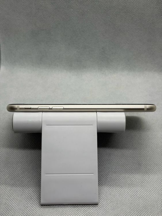 ���Хåƥ꡼100% ����Ʊ�� SIM�ե꡼ iPhoneSE ��3���� 128GB �������饤��
