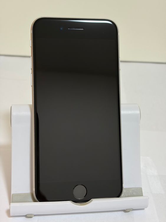 ���Хåƥ꡼91% SIM�ե꡼ iPhoneSE ��3���� 64GB �������饤��