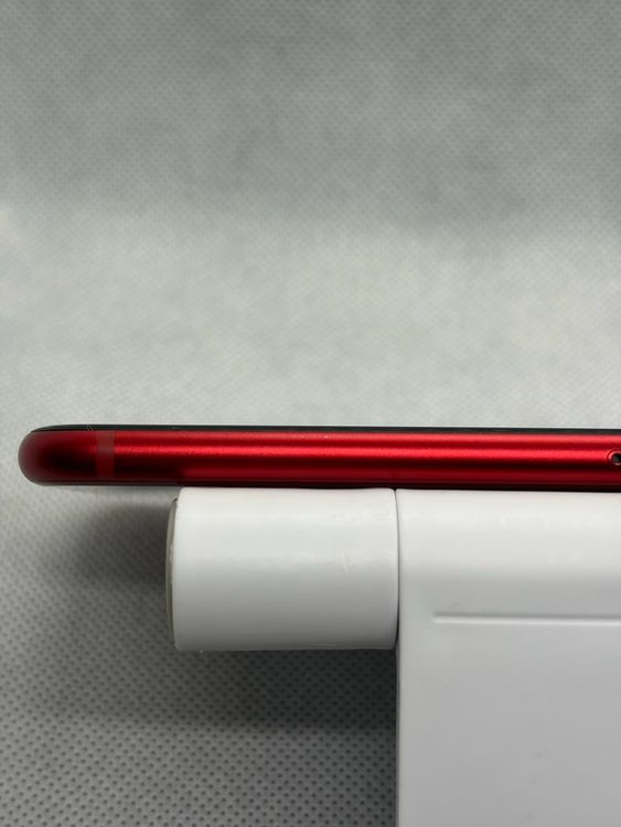 ���Хåƥ꡼99% ����Ʊ�� SIM�ե꡼ iPhoneSE ��3���� 64GB ��å�