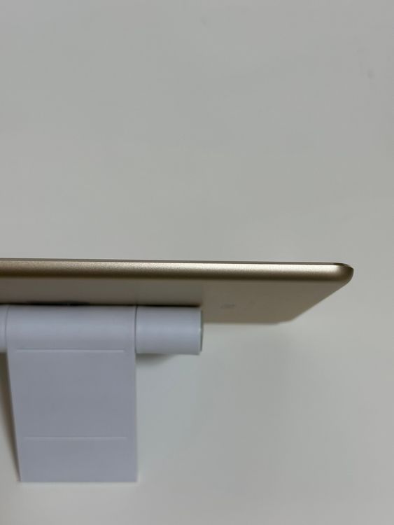 ��iPad mini 4 128GB ������� au