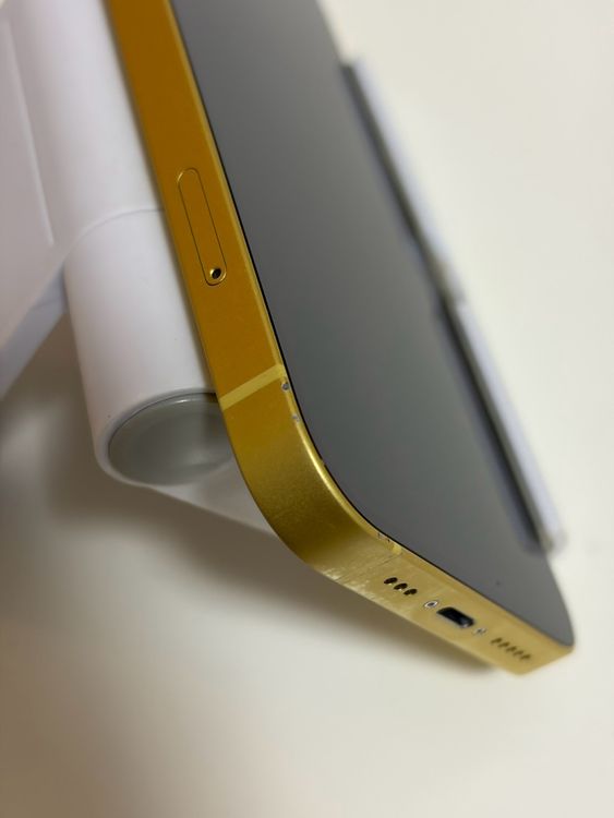 ���Хåƥ꡼83% SIM�ե꡼ iPhone14 128GB ��������