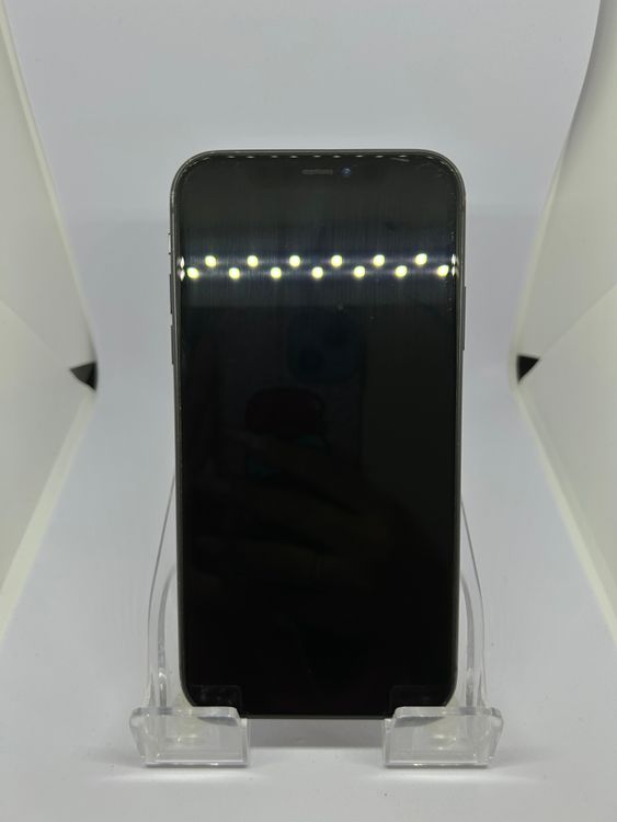��SIM�ե꡼ iPhone11  128GB �֥�å� �Хåƥ꡼83%