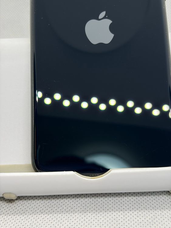 ���Хåƥ꡼83% SIM�ե꡼ iPhoneSE ��3���� 128GB �ߥåɥʥ���