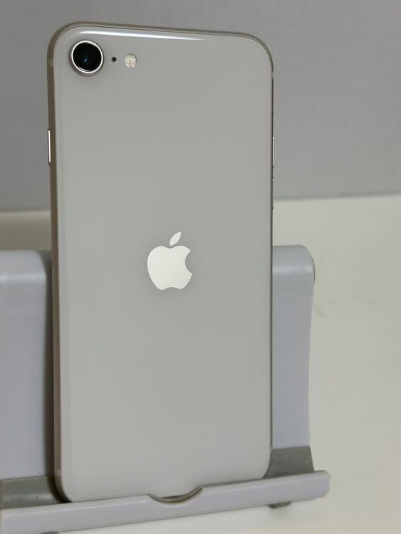 ���Хåƥ꡼80% SIM�ե꡼ iPhoneSE ��3���� 64GB �������饤��