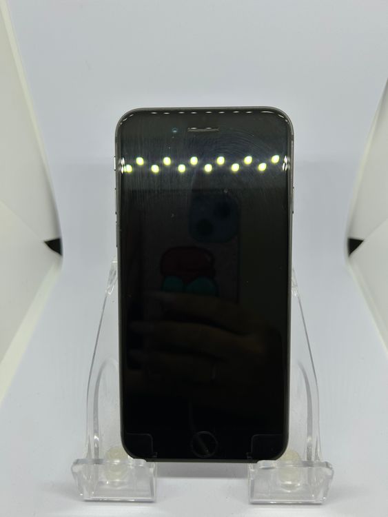 ��SIM�ե꡼ iPhone8  64GB ���졼