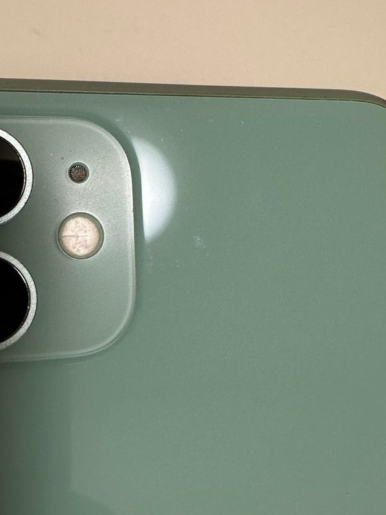 ���Хåƥ꡼85% SIM�ե꡼ iPhone11 64GB ���꡼��