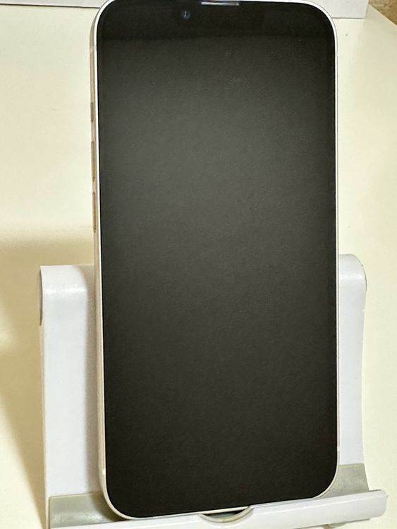 ���Хåƥ꡼84% SIM�ե꡼ iPhone13 256GB �������饤��