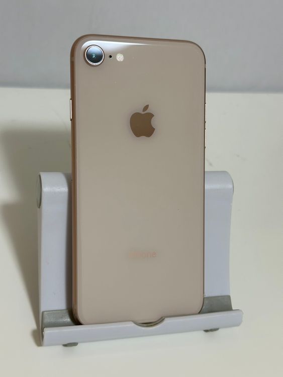 ��SIM�ե꡼ iPhone8 64GB �������