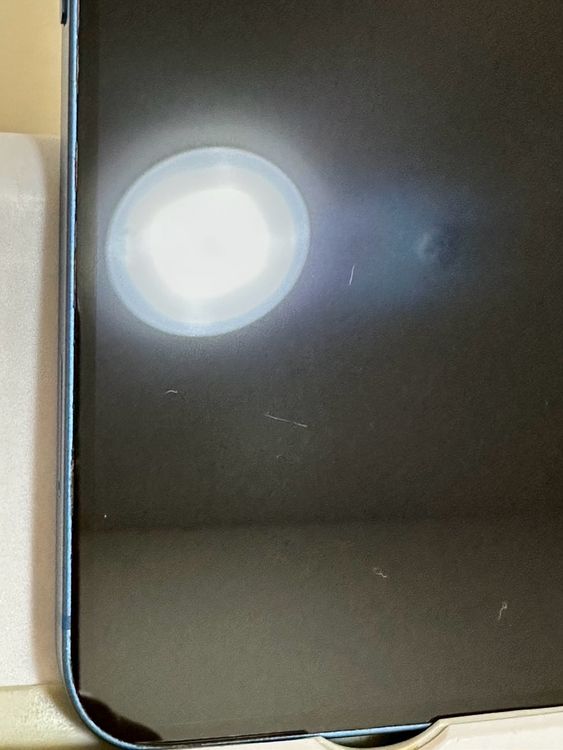 ���Хåƥ꡼82% SIM�ե꡼ iPhone13 256GB �֥롼