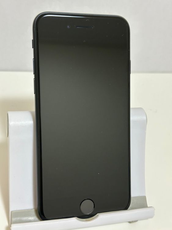 ���Хåƥ꡼98% ���� SIM�ե꡼ iPhoneSE ��3���� 64GB �ߥåɥʥ���