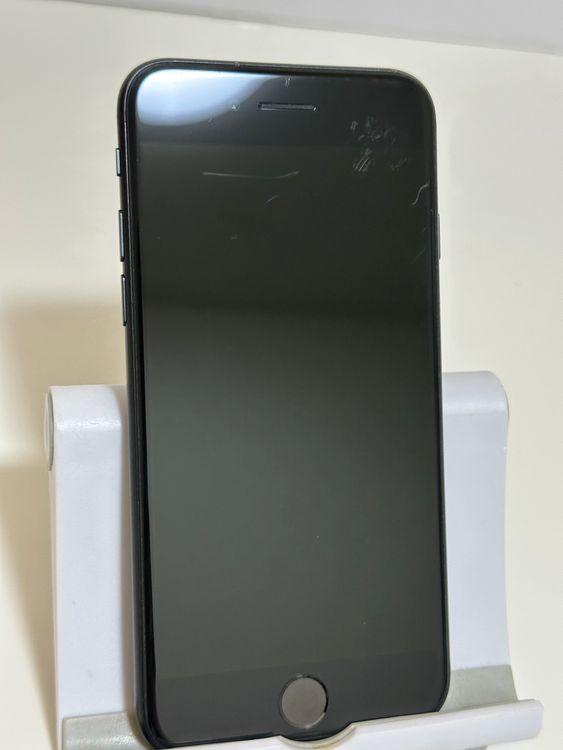 ���Хåƥ꡼84% SIM�ե꡼ iPhoneSE ��2���� 64GB �֥�å�