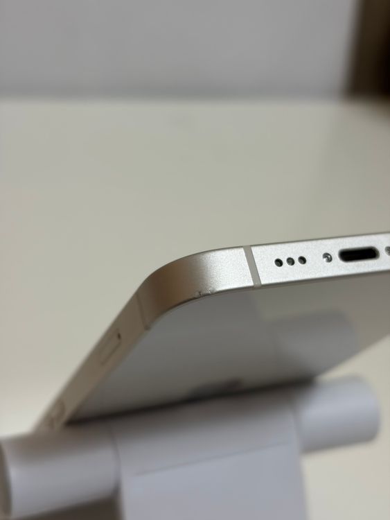 ���Хåƥ꡼85% SIM�ե꡼ iPhone14 128GB �������饤��