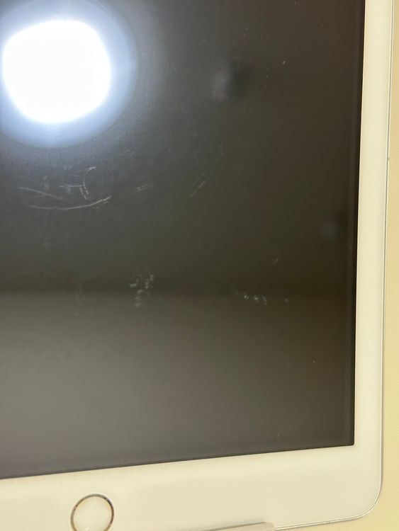 ���Хåƥ꡼84% iPad ��5���� 32GB ����С� Wi-Fi��ǥ�