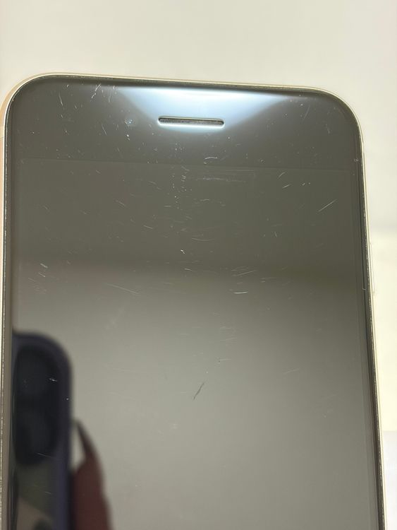 ��SIM�ե꡼ iPhoneSE ��3���� 128GB �������饤��