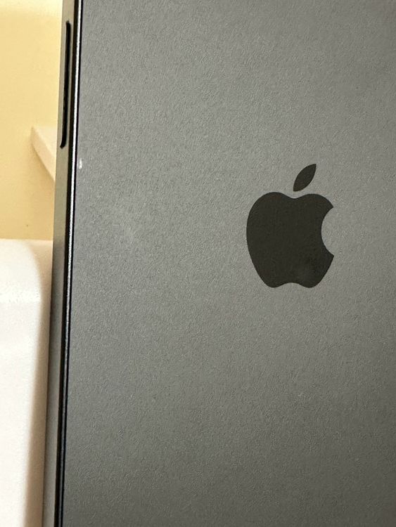 ���Хåƥ꡼100% SIM�ե꡼ iPhone16e 128GB �֥�å�