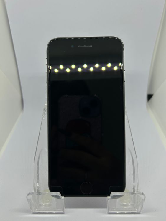 ��SIM�ե꡼ iPhone8  64GB ���ڡ������쥤 �Хåƥ꡼78%