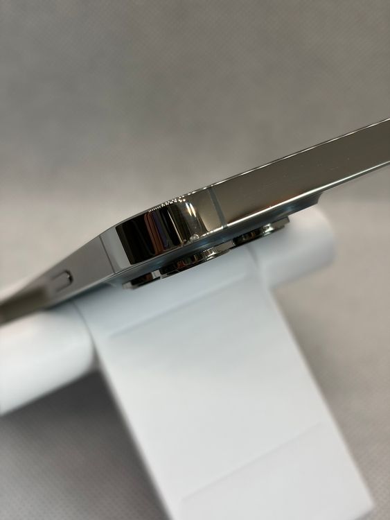 ���Хåƥ꡼100% SIM�ե꡼ iPhone13Pro 256GB ����ե�����