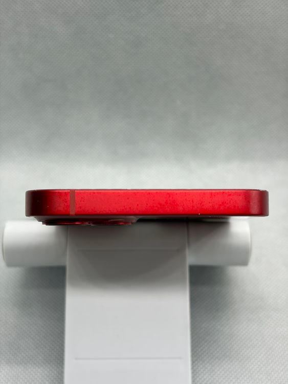 ���Хåƥ꡼84% SIM�ե꡼ iPhone13 256GB ��å�