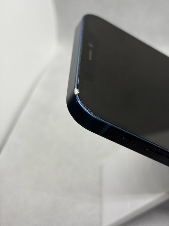 ���Хåƥ꡼84% SIM�ե꡼ iPhone12 128GB �֥롼
