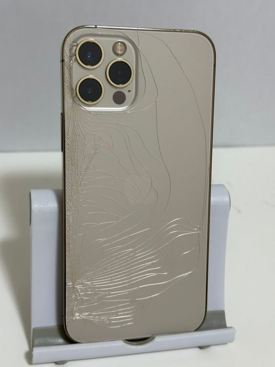 ���Хåƥ꡼83% SIM�ե꡼ iPhone12Pro 256GB �������