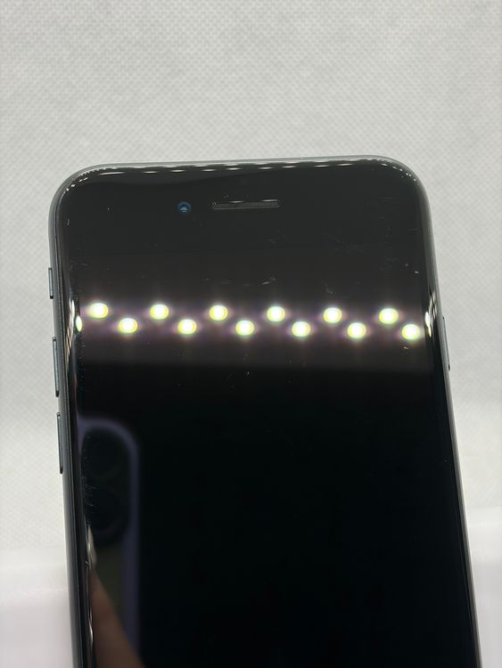 ���Хåƥ꡼89% SIM�ե꡼ iPhoneSE ��3���� 64GB �ߥåɥʥ���