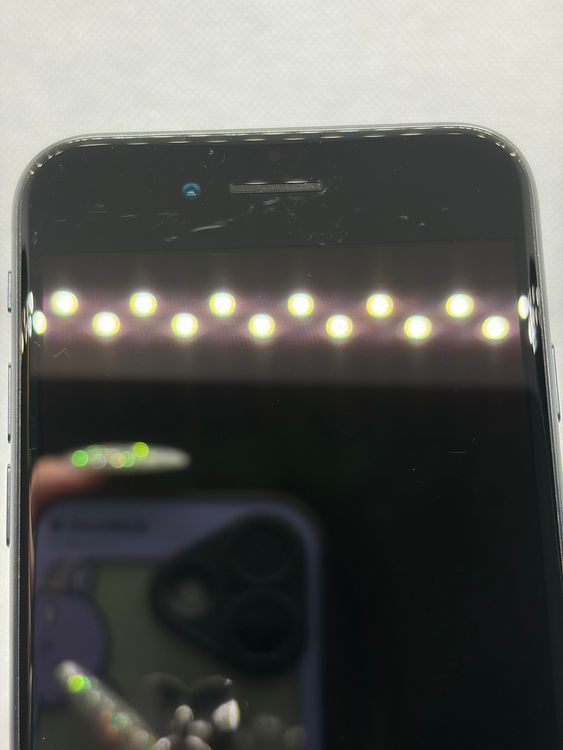 ���Хåƥ꡼89% SIM�ե꡼ iPhoneSE ��3���� 128GB �ߥåɥʥ���