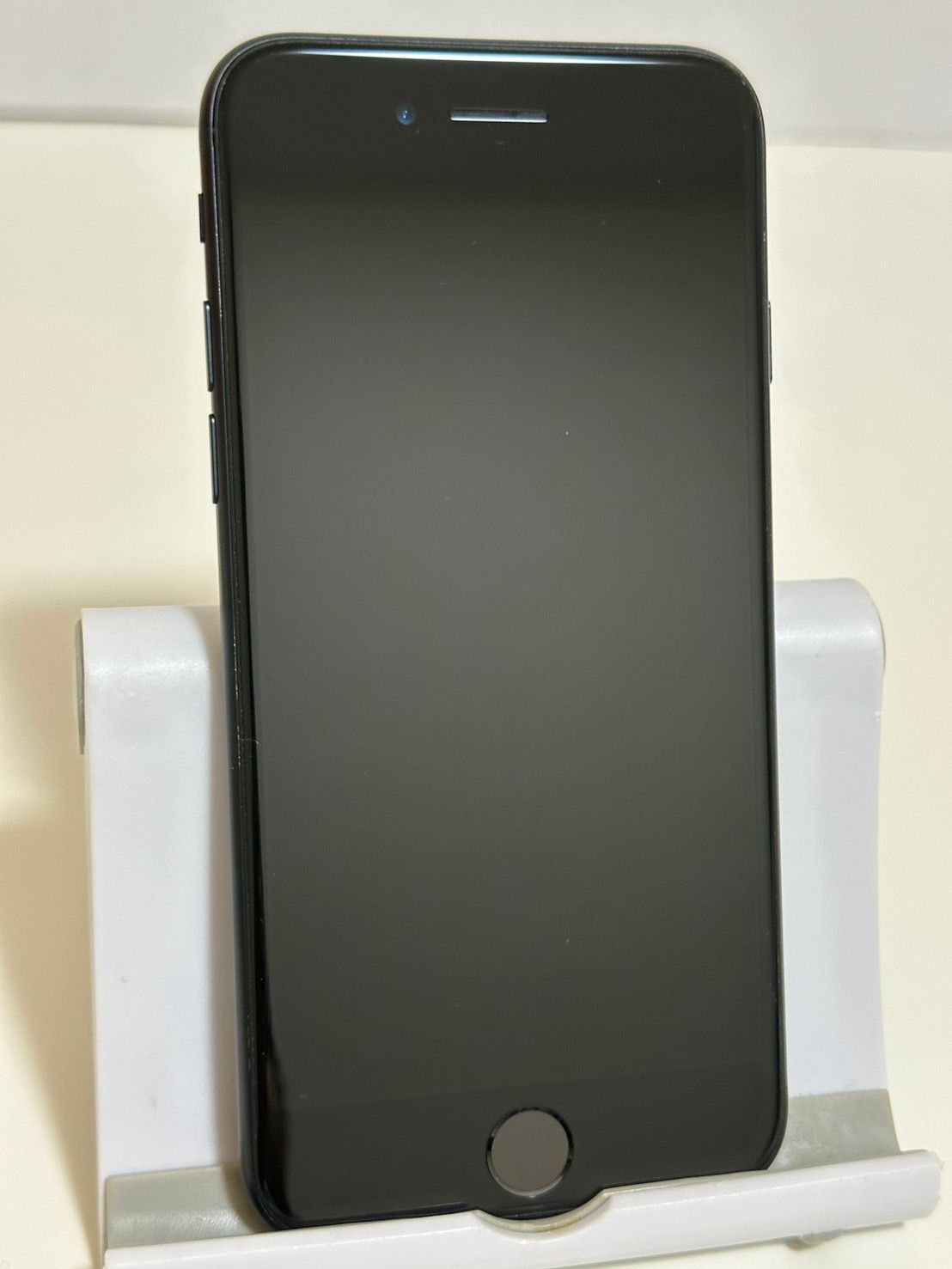 ムスビー｜○美品 バッテリー100% SIMフリー iPhoneSE 第3世代 64GB