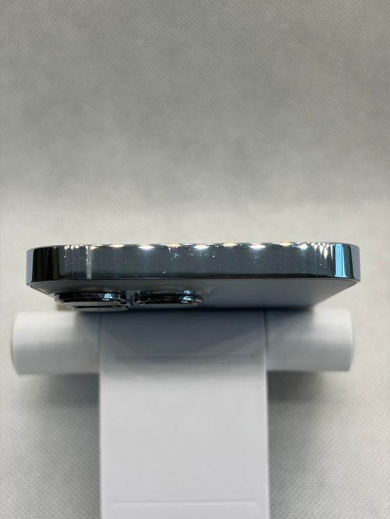 ���Хåƥ꡼85% SIM�ե꡼ iPhone13Pro 128GB ������֥롼